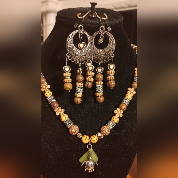 Wood Jewelry & and Sea Glass - Picture 3 of 4